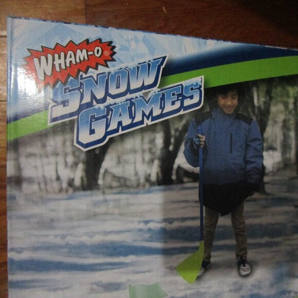 Wham-O Glow In The Dark Jumbo Snow Beach Golf Set - Putter Wedge Flags Balls... - Picture 5 of 5